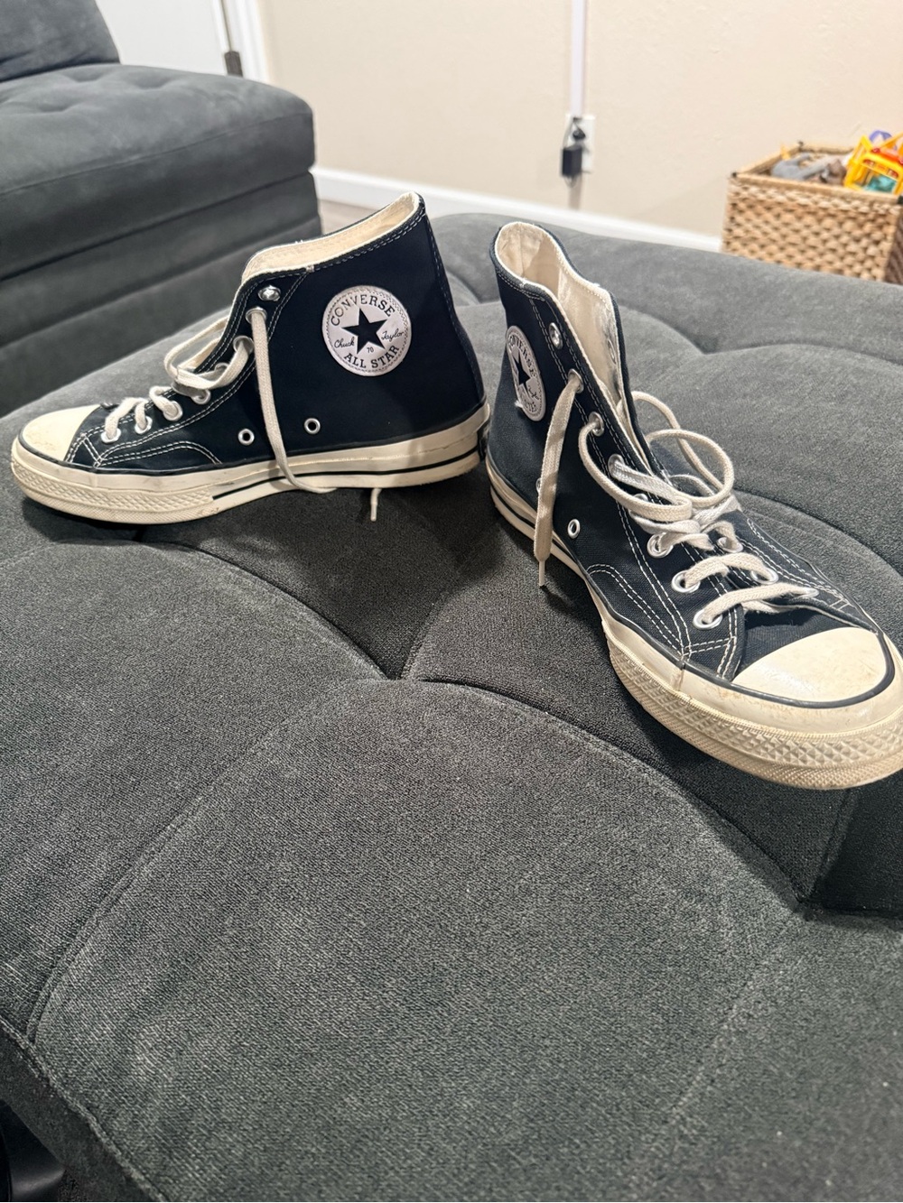 Converse Black High-Top Canvas Sneakers with White Trim size 8 men's 10 woman's - Picture 1 of 13